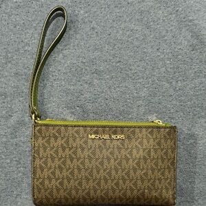 Authentic Michael Kors wristlet/wallet